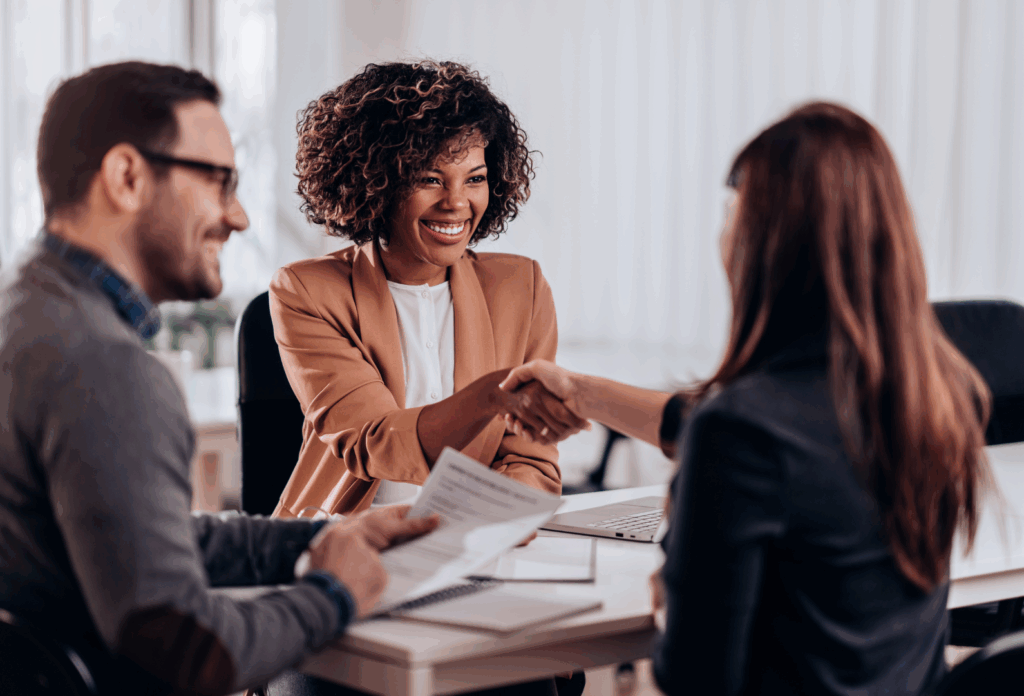 Un manager joue un rôle clé dans un entretien de recrutement